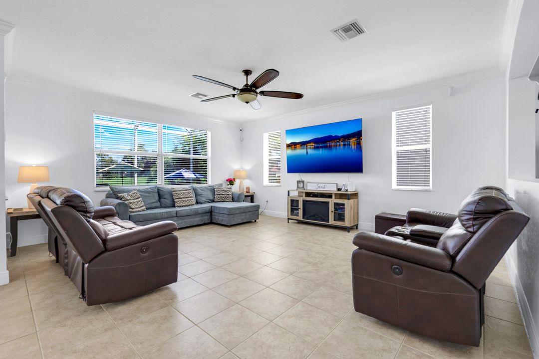 1570 Double Eagle Trail, Naples, FL 34120