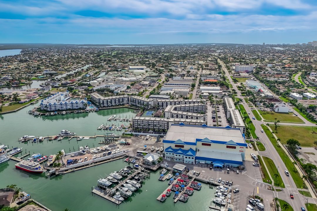 620 Rockport Ct, Marco Island, FL 34145