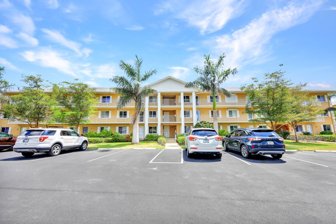 3061 Sandpiper Bay Cir #J206, Naples, FL 34112