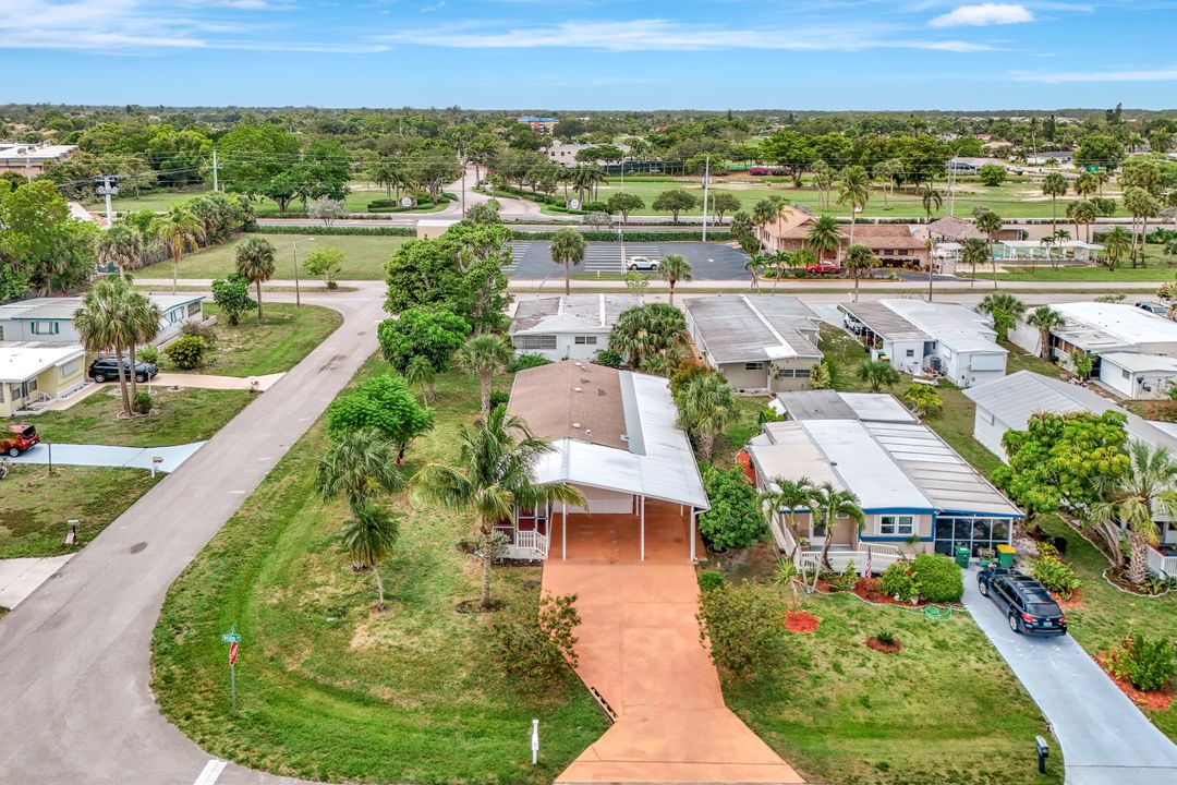 524 Menton Ln, Naples, FL 34112