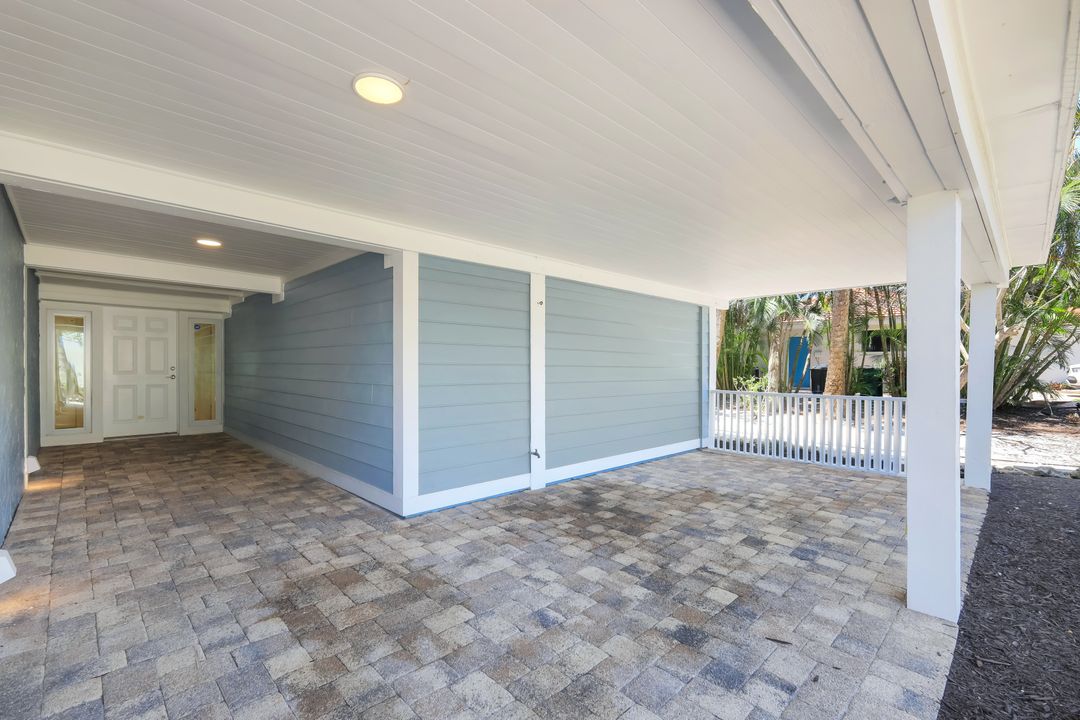 513 Lighthouse Way, Sanibel, FL 33957