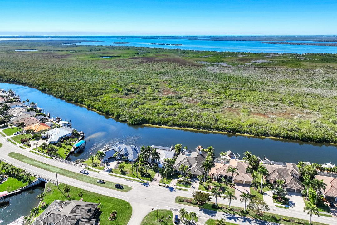 3624 Surfside Blvd, Cape Coral, FL 33914