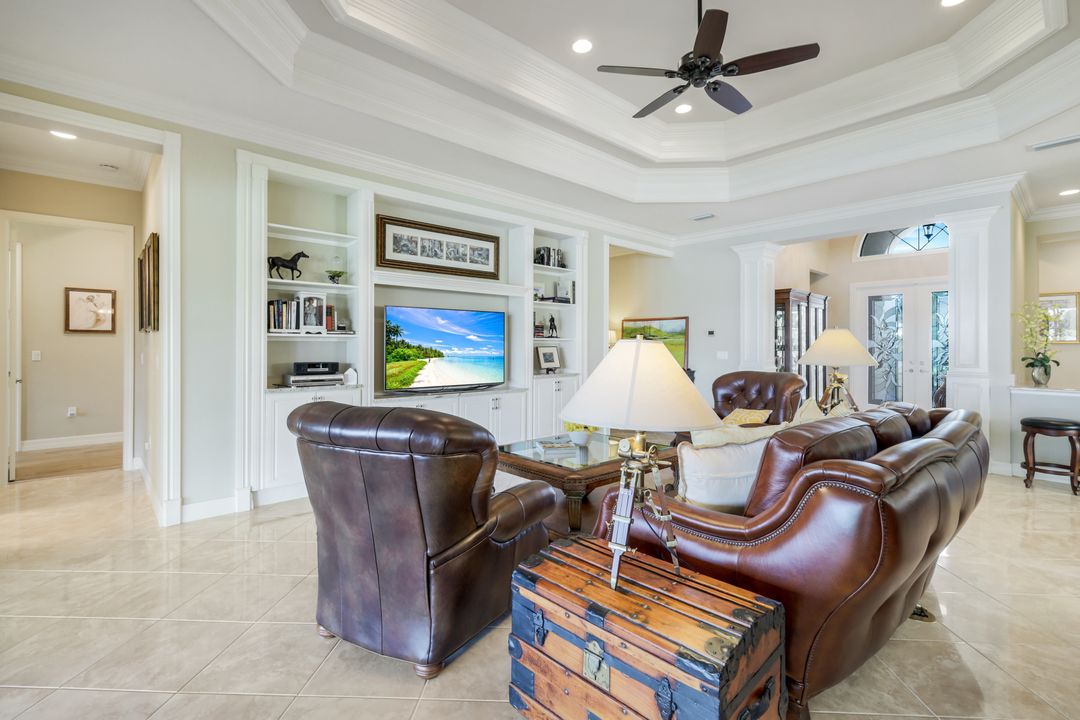 2915 Cinnamon Bay Cir, Naples, FL 34119
