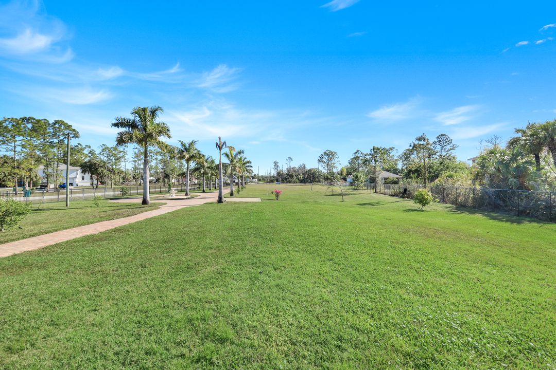 90 22nd Ave NW, Naples, FL 34120