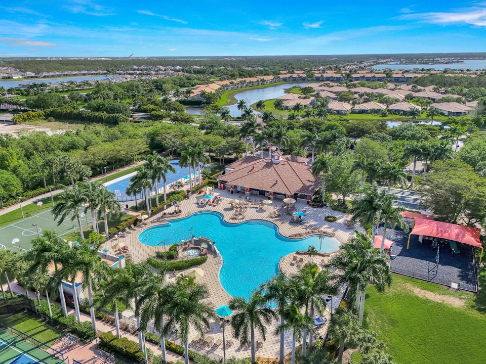 20626 Torre Del Lago St, Estero, FL 33928