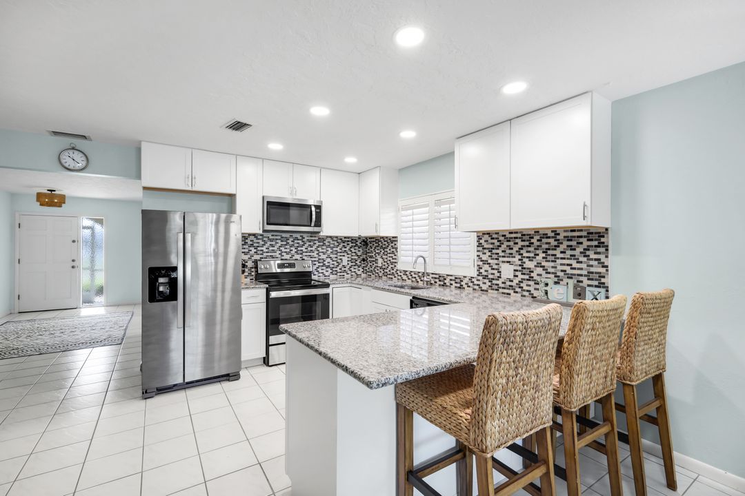 623 98th Ave N, Naples, FL 34108