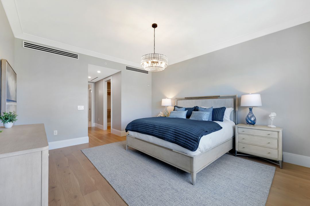 1130 3rd Ave S #512, Naples, FL 34102