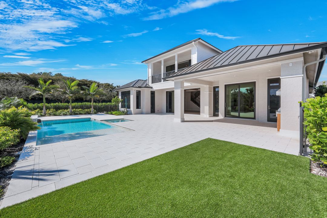 16728 Enclave Cir, Naples, FL 34110