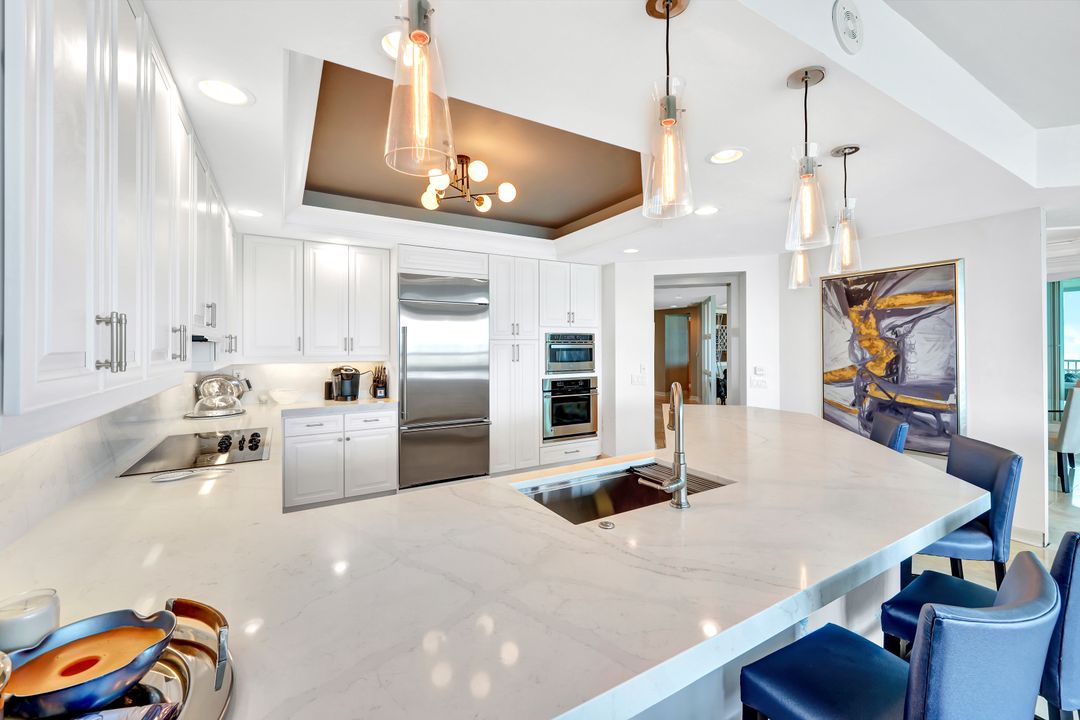 295 Grande Way #1403, Naples, FL 34110