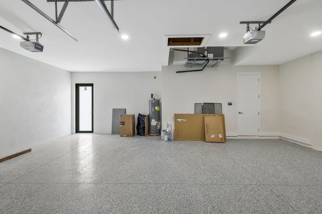 909 SW 11th Ct, Cape Coral, FL 33991