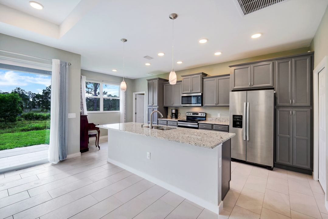 6446 40th St NE, Naples, FL 34120