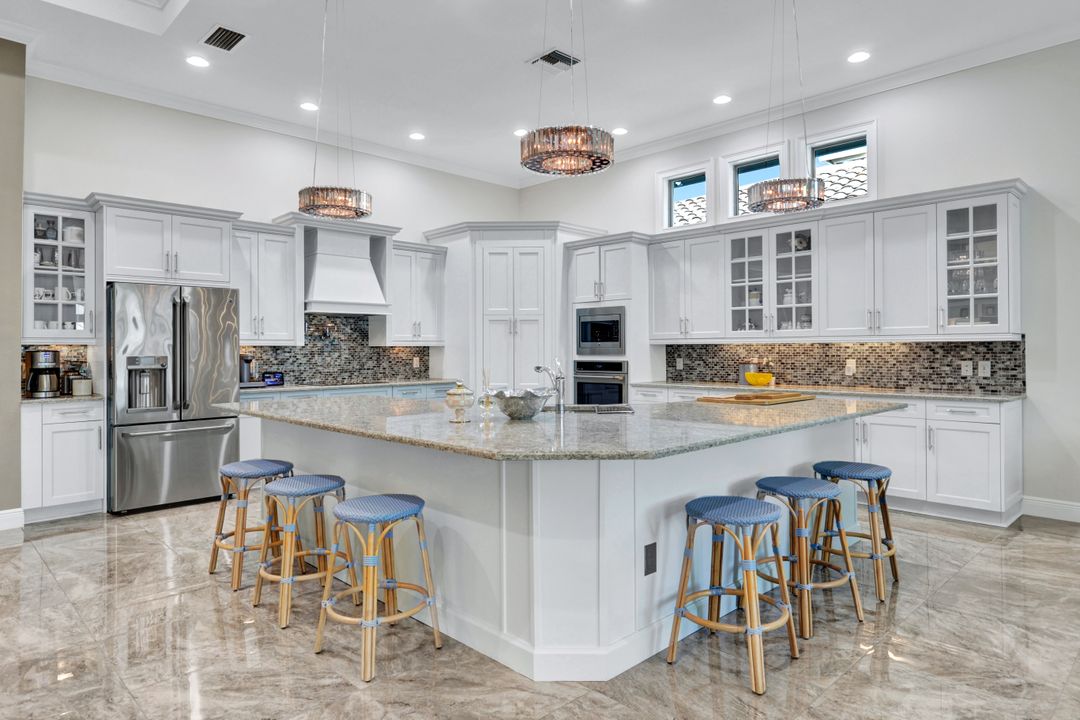 12646 Dundee Ln, Naples, FL 34120