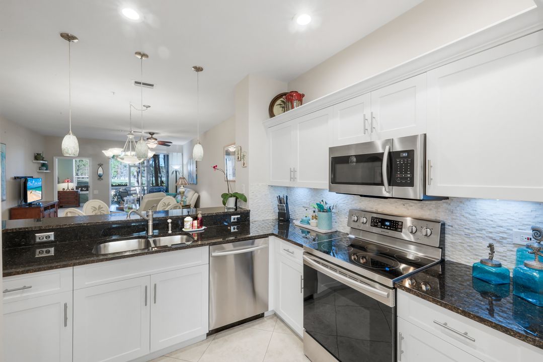 8239 Parkstone Pl #107, Naples, FL 34120