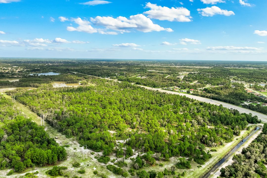 330 Blackstone Dr, Fort Myers, FL 33913