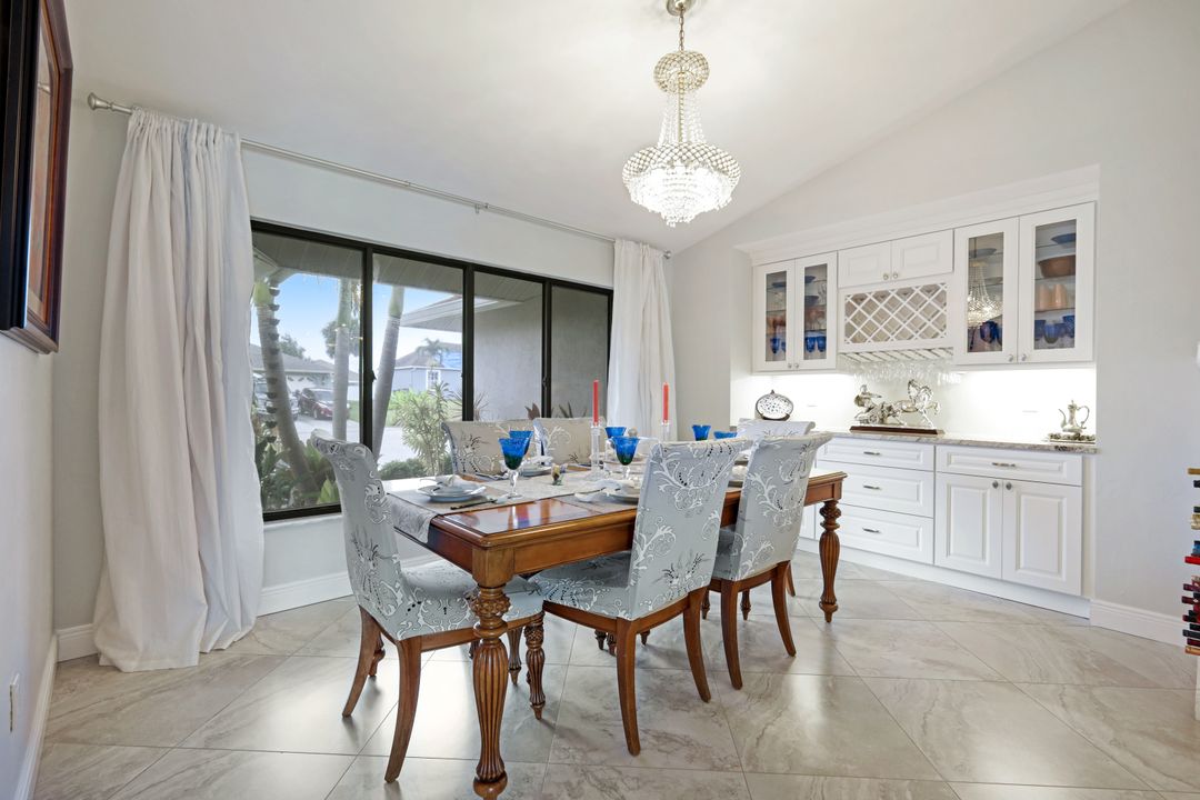 1222 SW 4th Ct, Cape Coral, FL 33991