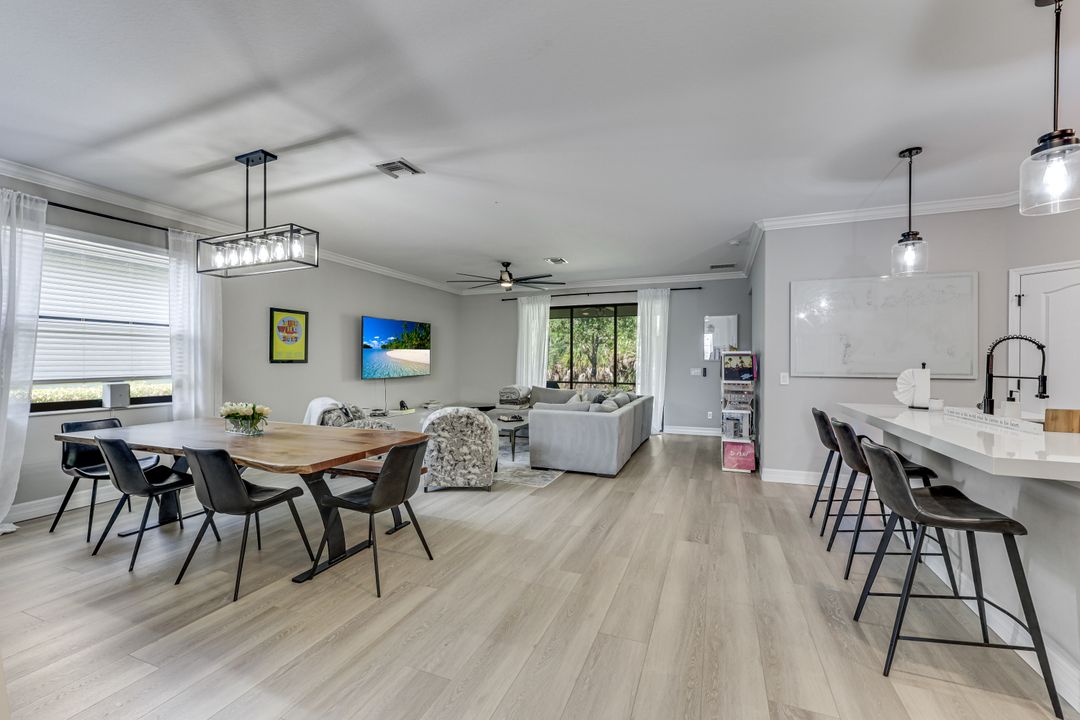 4331 Raffia Palm Cir, Naples, FL 34119