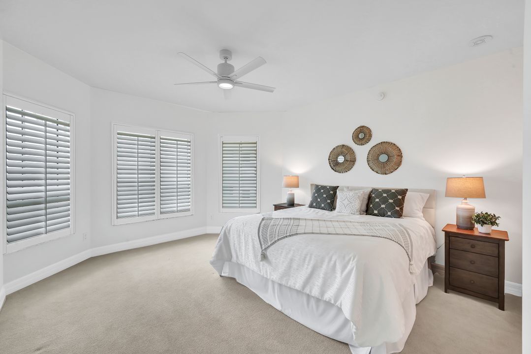 295 Grande Way #1406, Naples, FL 34110