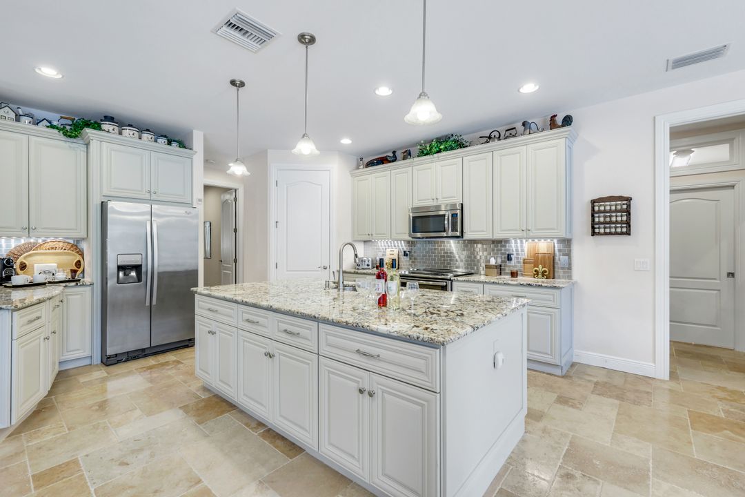 15362 Old Pine Ct, Fort Myers, FL 33912