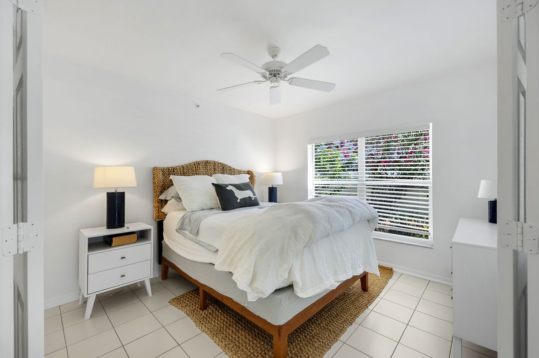 5045 Cedar Springs Dr #101, Naples, FL 34110