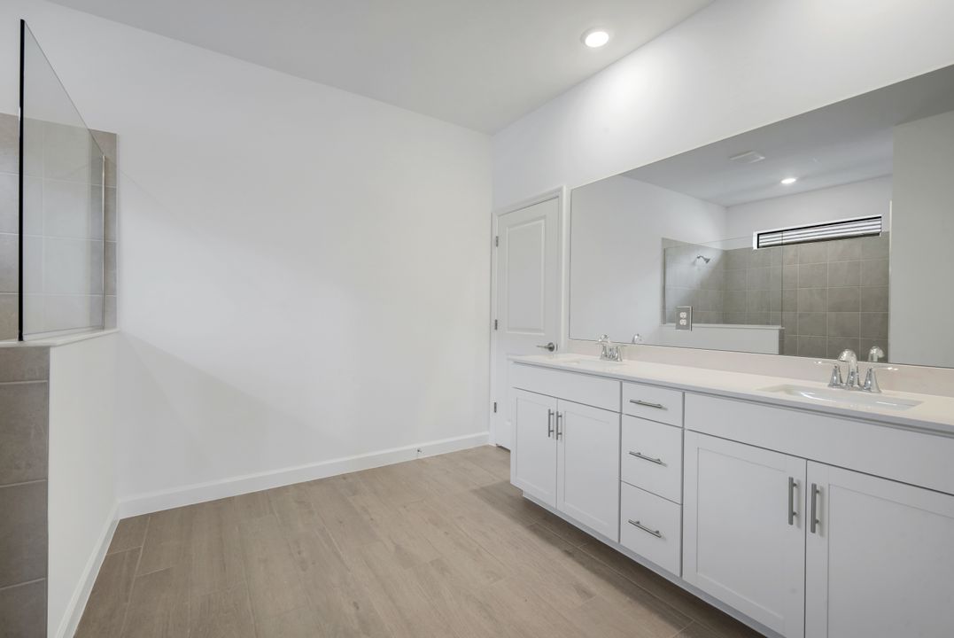 19232 Gentry Pl, Estero, FL 33928