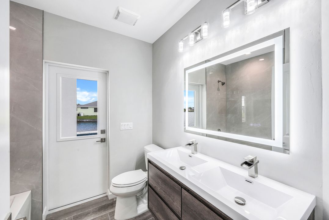 230 NE 18th St, Cape Coral, FL 33909