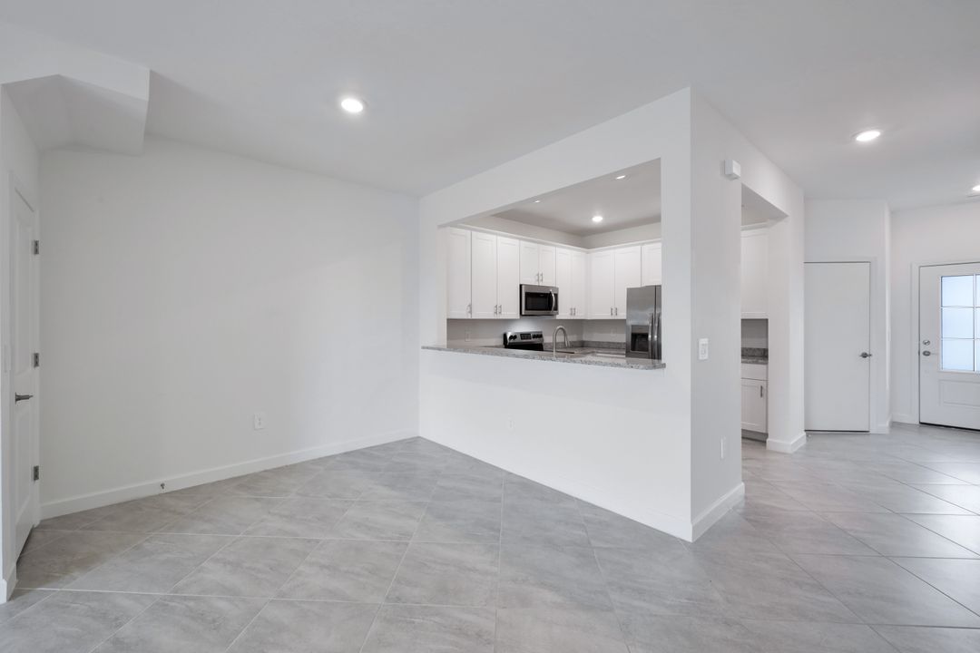 14207 Pine Lodge Ln, Fort Myers, FL 33913