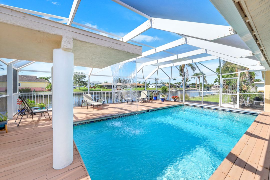 1004 Archer Pkwy E, Cape Coral, FL 33904