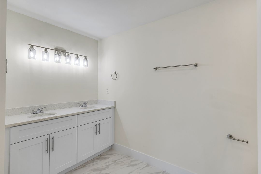 2622 NE 1st Pl, Cape Coral, FL 33909