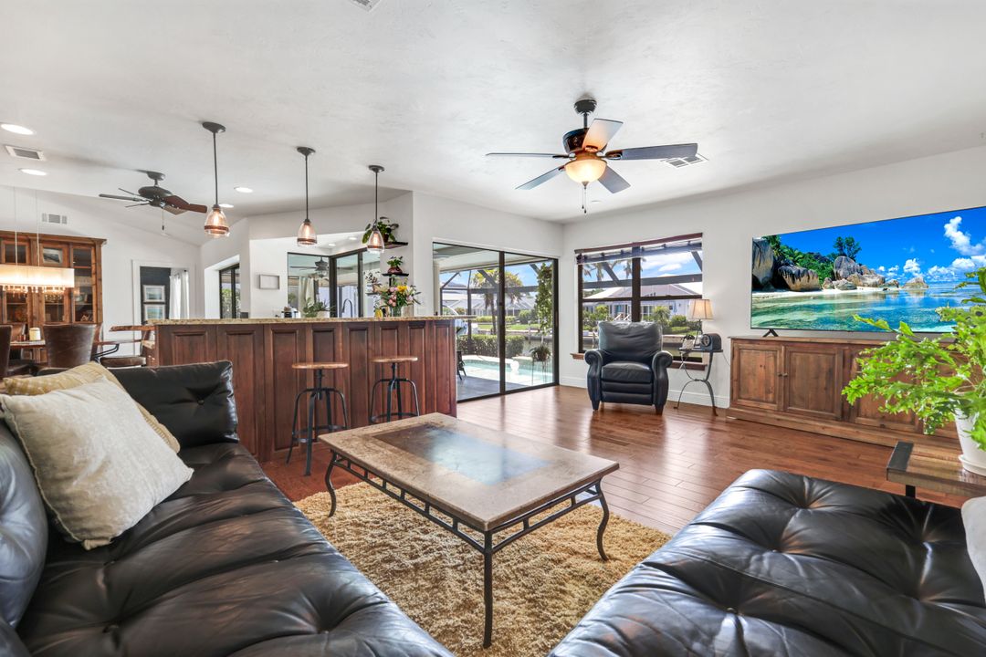 284 Polynesia Ct, Marco Island, FL 34145