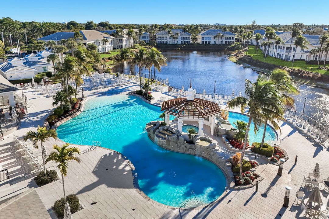 300 Dunes Blvd #203, Naples, FL 34110