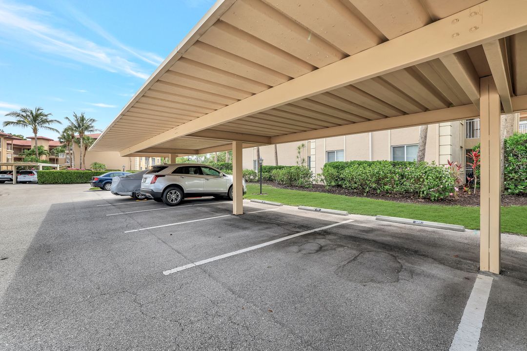 1051 Foxfire Ln #309, Naples, FL 34104