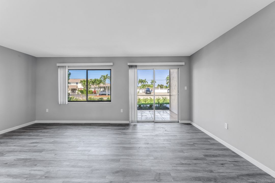 4815 Tudor Dr, Cape Coral, FL 33904
