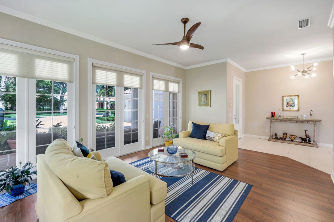 4772 Martinique Wy, Naples, FL 34119