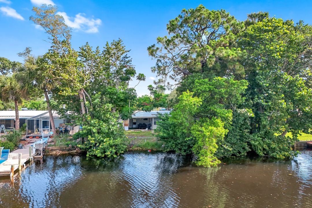 2140 Harbor Ln, Naples, FL 34104