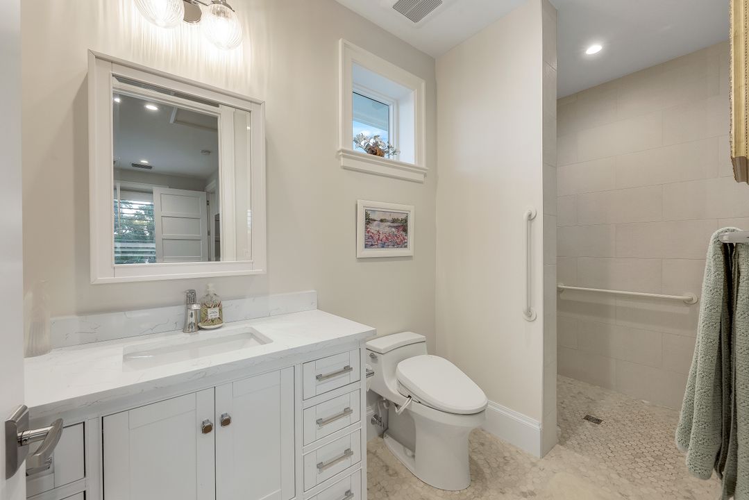 380 18th Ave S, Naples, FL 34102