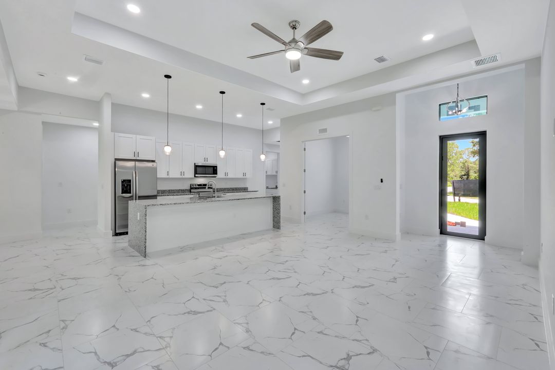 2407 Jetridge St, Alva, FL 33920