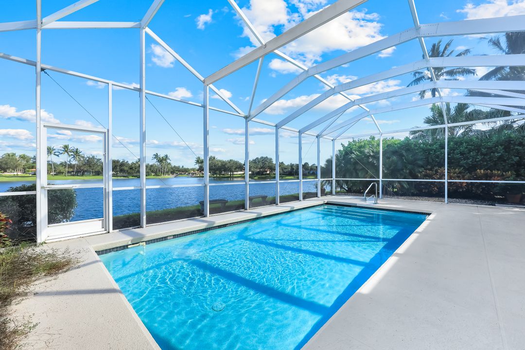 4364 Montalvo Ct, Naples, FL 34109