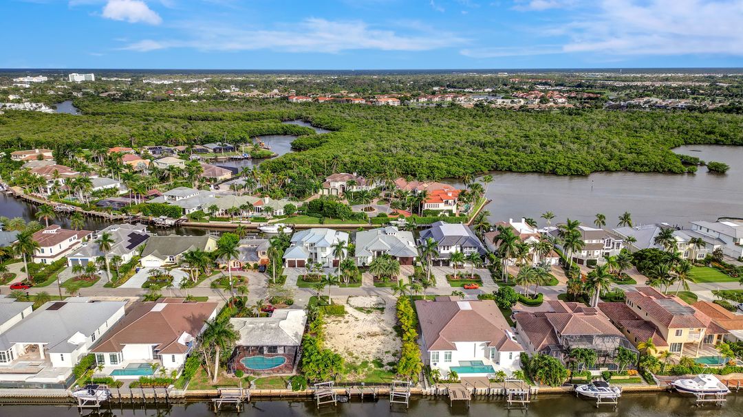 2180 Snook Dr, Naples, FL 34102