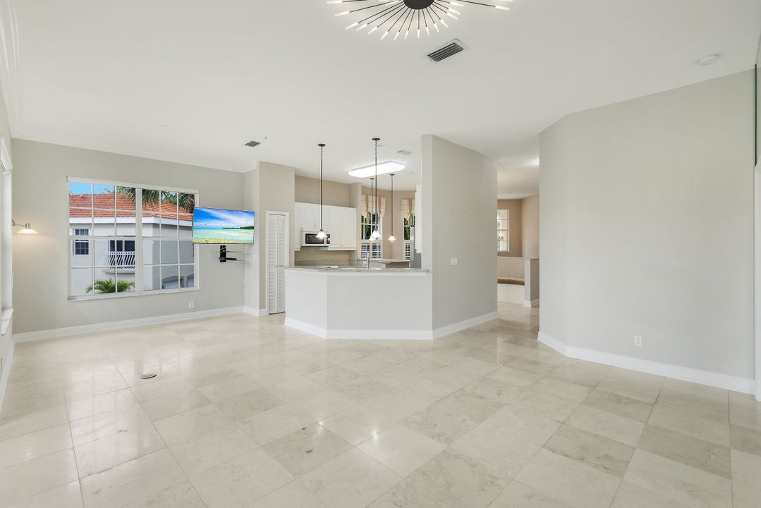 934 Egrets Run #204, Naples, FL 34108, Naples, FL 34110