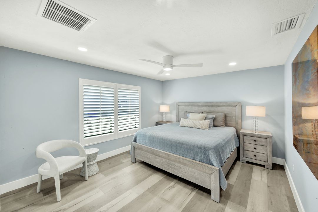 557 Parkwood Ln, Naples, FL 34103