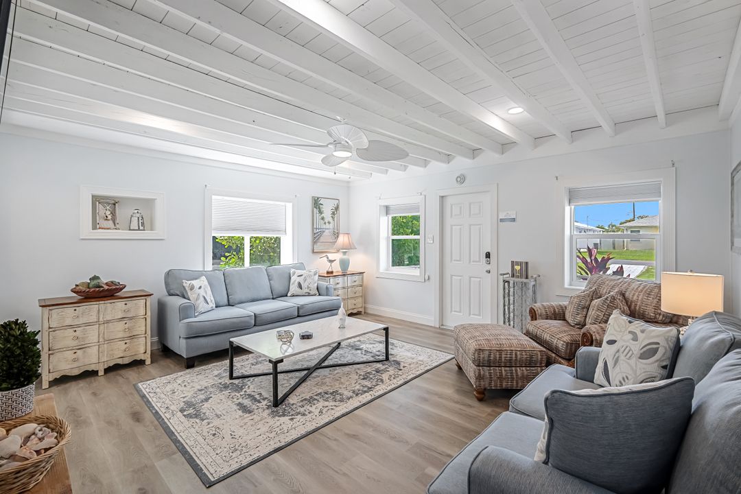 603 108th Ave N, Naples, FL 34108