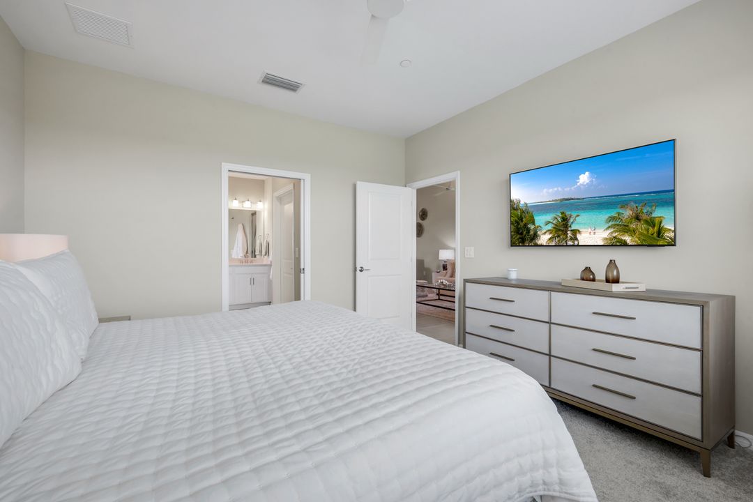 11811 Venetian Lagoon Dr #204, Fort Myers, FL 33913