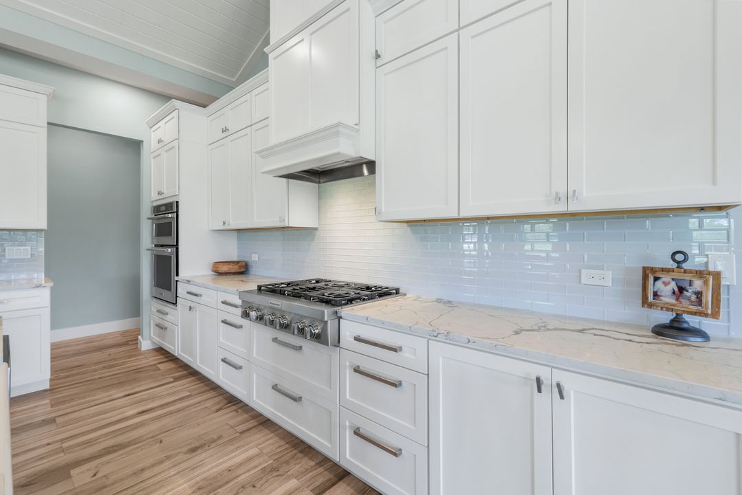 19080 Parkinson Rd, Alva, FL 33920