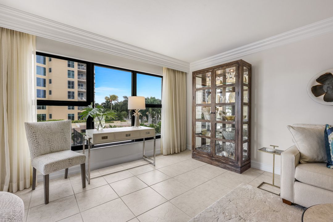 4451 Gulf Shore Blvd N #406, Naples, FL 34103