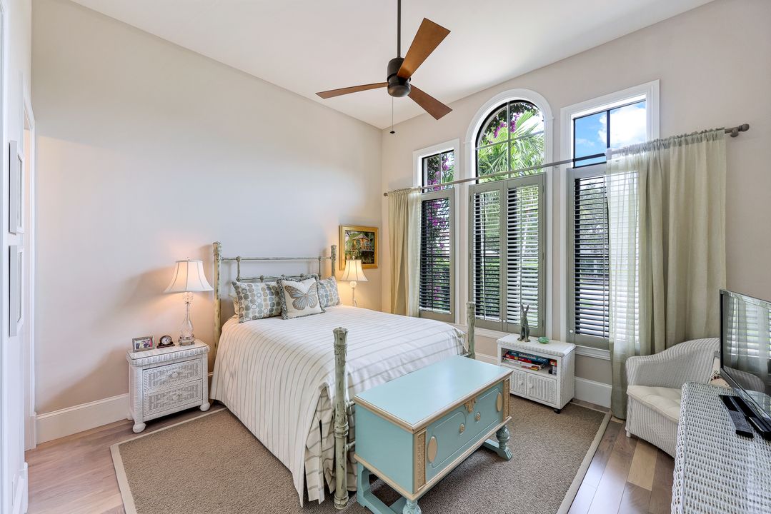 2239 Residence Cir, Naples, FL 34105