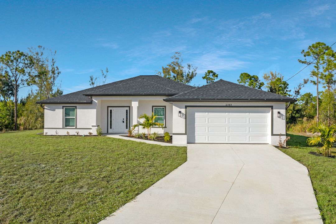 2303 NE 39th St, Cape Coral, FL 33909