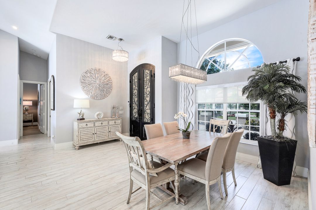 3730 Lakemont Dr, Bonita Springs, FL 34134