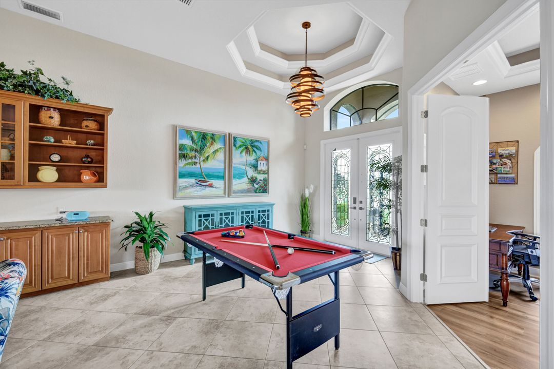 2033 SE 7th St, Cape Coral, FL 33990