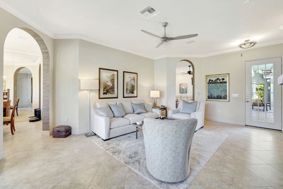 6151 Ashwood Ln, Naples, FL 34110