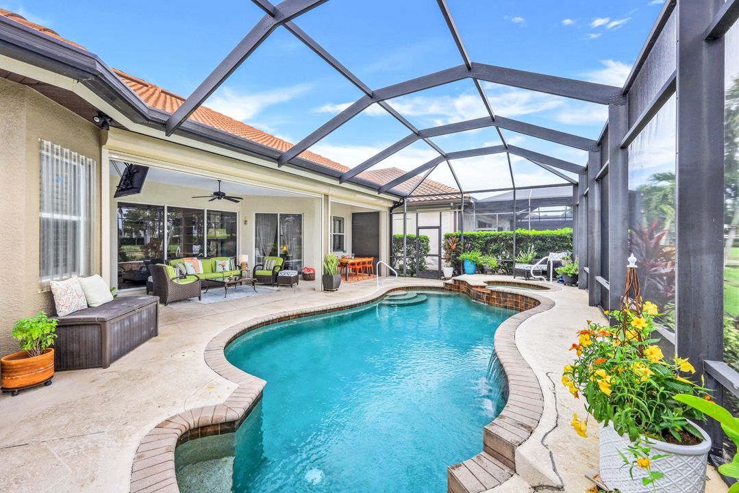 6053 Dogleg Dr, Naples, FL 34113